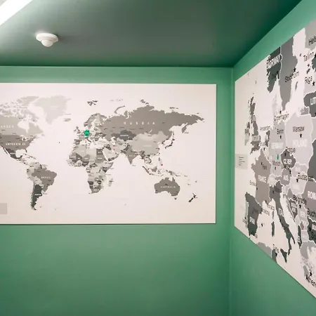 Ξενοδοχείο Bratwursthotel 3*