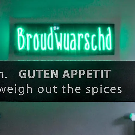 Hotell Bratwursthotel 3*