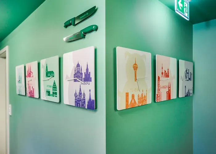 فندق Bratwursthotel 3*