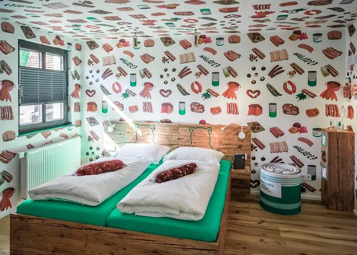 فندق Bratwursthotel 3*