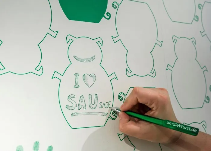 فندق Bratwursthotel 3*